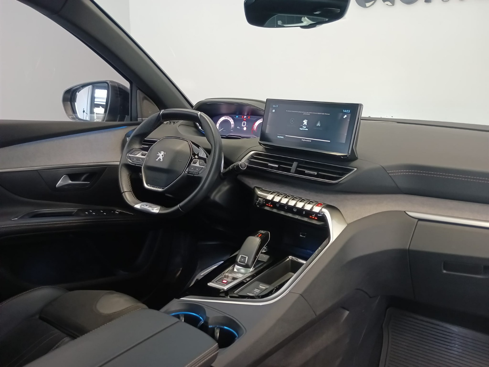 PEUGEOT 5008 4